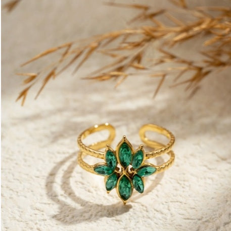bague fleur couleur émeraude - vue détaillée