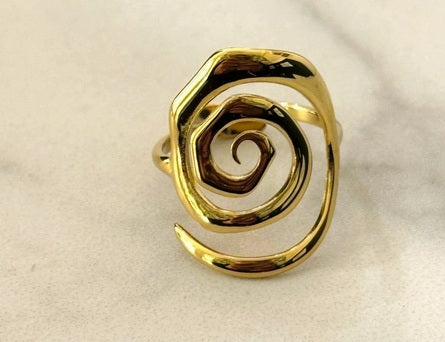 Bague Trance Entrelacée Plaqué Or 14K  – Infini Sacré du Féminin Souverain